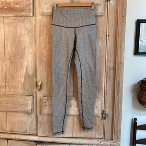 Lululemon High Waisted Wunder Under Herringbone Leggings Women’s Size 4